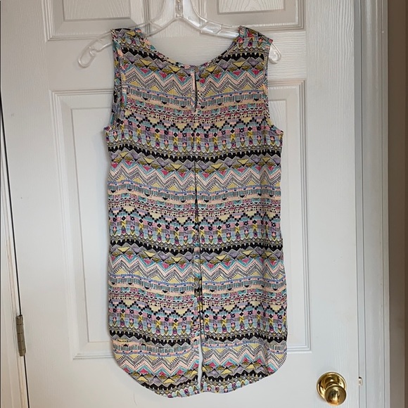 Fun Pattern Tank Top - Picture 2 of 2